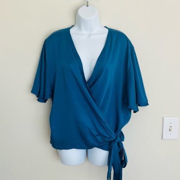 NWOT Diarrablu Sustainable 3XL Wrap $125 Blouse Top Flutter Sleeves Women’s - Picture 1 of 10